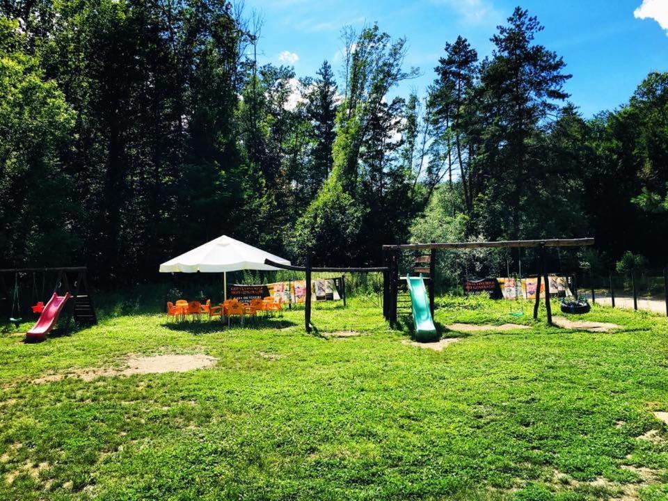 Bed and Breakfast House In The Woods Resita Zewnętrze zdjęcie
